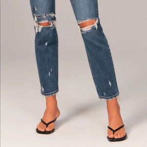 Abercrombie & Fitch the mom high rise size 27/4